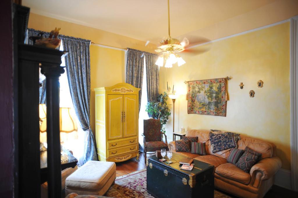 Hh Whitney House - A Bed & Breakfast On The Historic Esplanade New Orleans Ruang foto