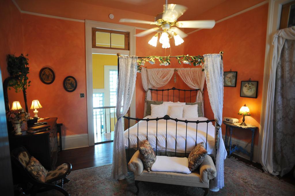 Hh Whitney House - A Bed & Breakfast On The Historic Esplanade New Orleans Bagian luar foto